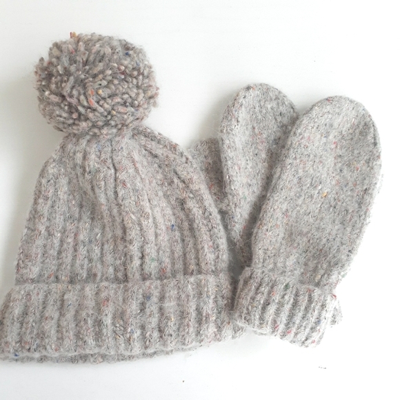 J Crew Speckled Pom-Pom Hat & Mittens Set